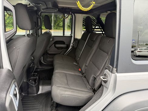 Used 2021 Jeep Wrangler Unlimited Sport AWD/4WD image 9