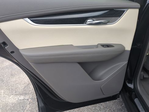 Used 2021 Cadillac XT6 Premium Luxury image 19