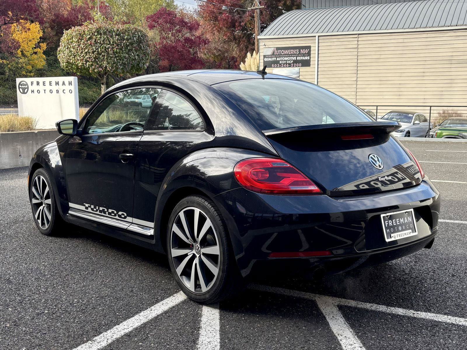 Used 2012 Volkswagen Beetle Launch Edition FWD image 6