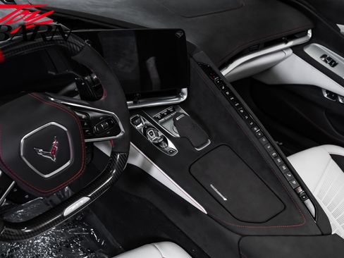 Used 2023 Chevrolet Corvette Z06 RWD image 36