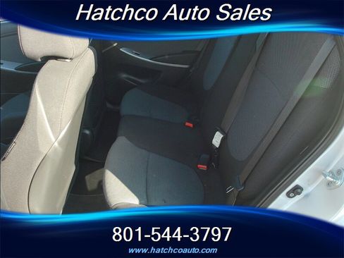 Used 2012 Hyundai Accent GS image 17