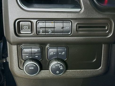 Used 2022 Chevrolet Tahoe Premier AWD/4WD image 12