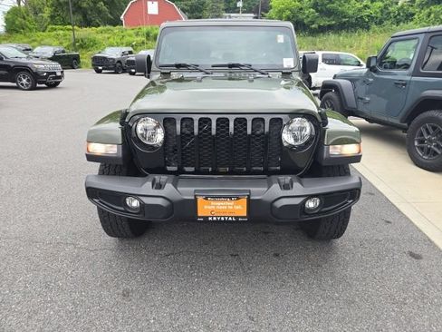 Used 2022 Jeep Gladiator Sport AWD/4WD image 2