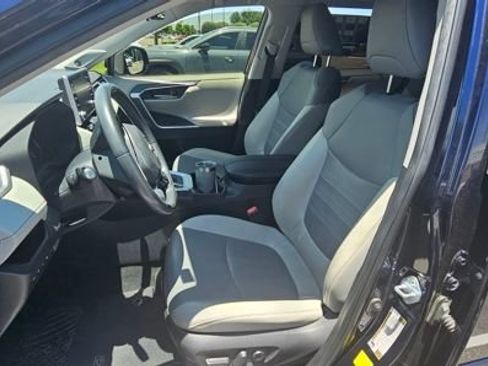 Used 2019 Toyota RAV4 Limited w/ Advanced Technology Package FWD image 7