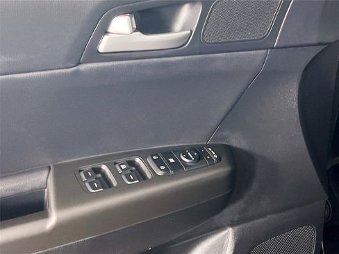 Used 2020 Kia Sportage S w/ S Sunroof Package image 17