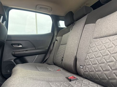 Certified 2025 Nissan Kicks SV image 31