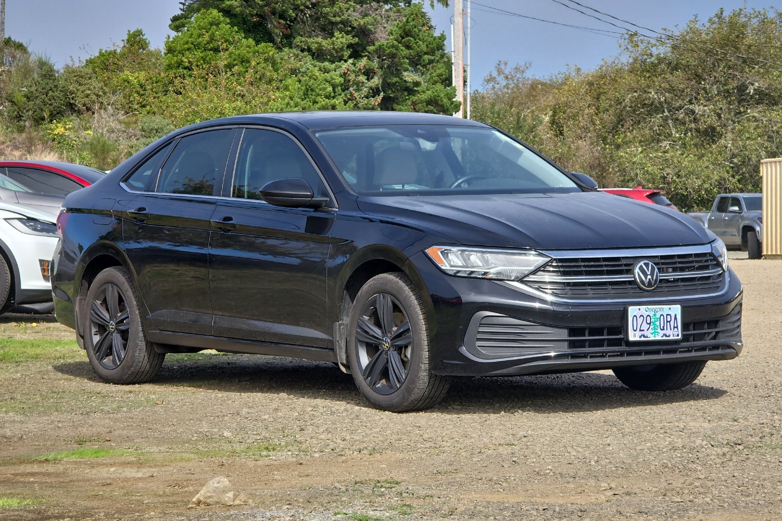 Used 2024 Volkswagen Jetta SE FWD image 2