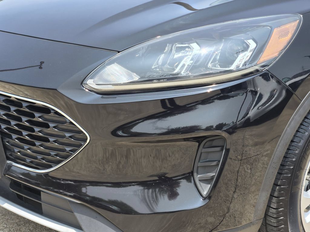 Used 2020 Ford Escape SE FWD image 12