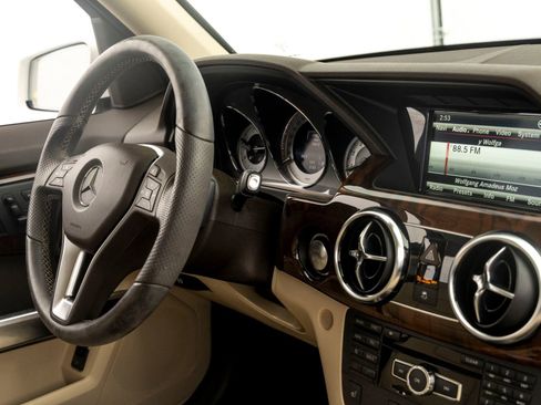 Used 2014 Mercedes-Benz GLK 350 2WD image 29