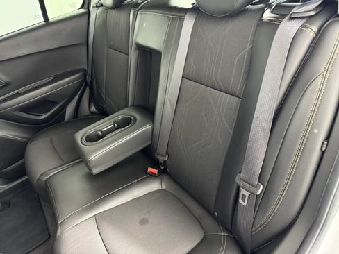 Used 2017 Chevrolet Trax LT w/ LT Convenience Package FWD image 33
