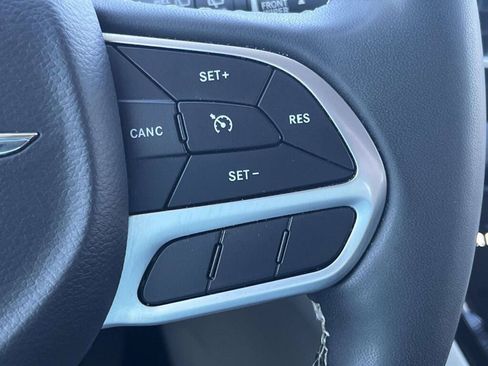 Used 2023 Chrysler Voyager LX FWD image 32