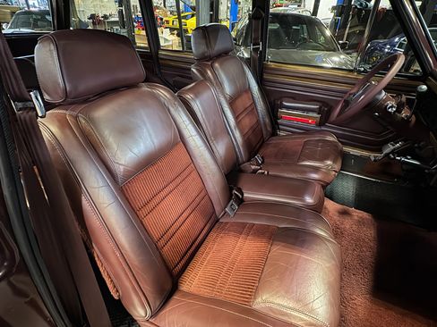 Used 1987 Jeep Grand Wagoneer AWD/4WD image 5