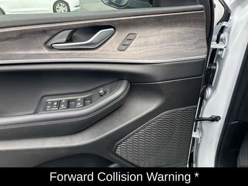 New 2025 Jeep Grand Cherokee L Limited w/ Trailer Tow Package image 18