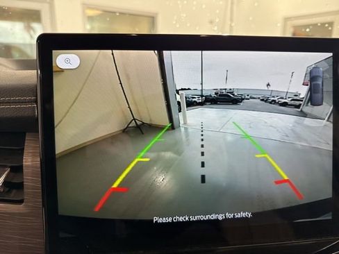 Used 2024 Ford Expedition Limited image 29