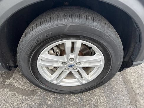 Used 2024 Ford Explorer XLT w/ Equipment Group 202A AWD/4WD image 25