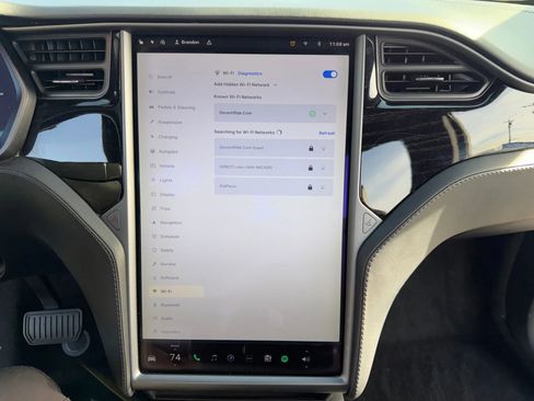 Used 2018 Tesla Model X 75D image 33