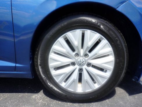 Used 2019 Volkswagen Jetta S w/ Driver Assistance Package image 31