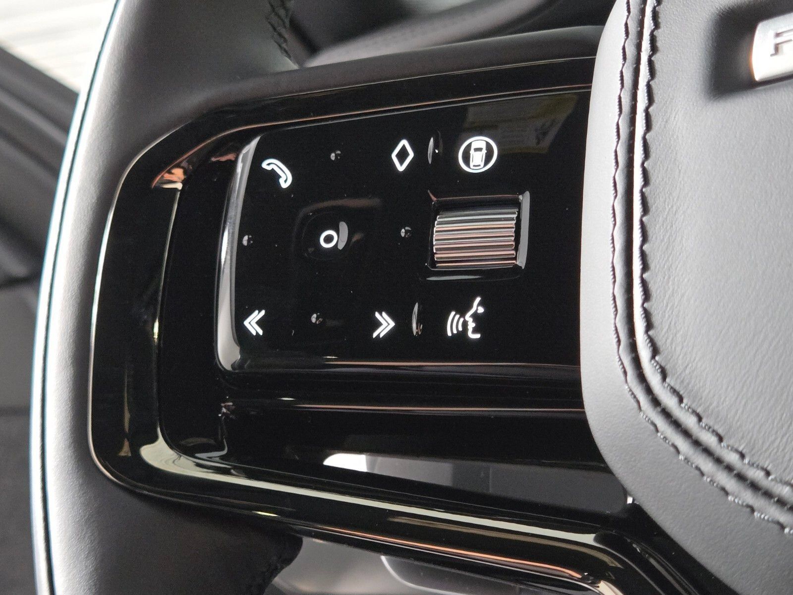 New 2026 Land Rover Range Rover Sport Dynamic SE AWD/4WD image 24