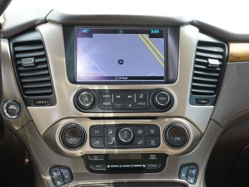 Used 2017 GMC Yukon XL Denali w/ Open Road Package image 22