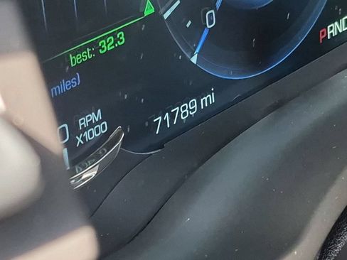 Used 2018 Cadillac Escalade Premium Luxury AWD/4WD image 4