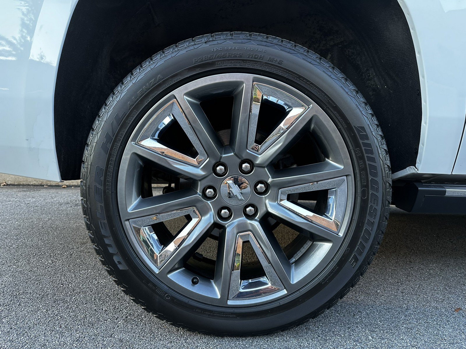 Used 2018 Chevrolet Suburban Premier AWD/4WD image 24