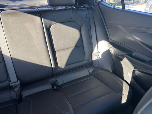 Used 2025 Buick Envista Sport Touring image 33