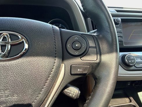 Used 2018 Toyota RAV4 XLE image 29