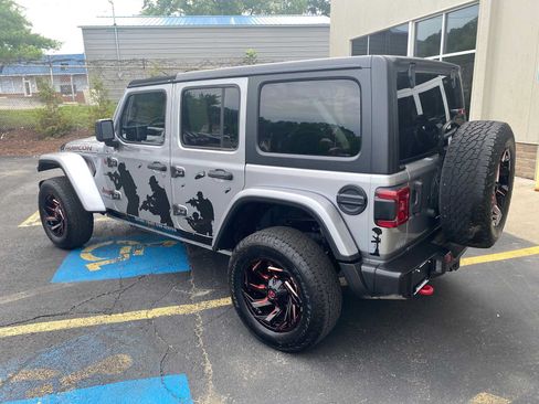 Used 2021 Jeep Wrangler Unlimited Rubicon AWD/4WD image 3