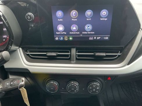 Used 2024 Chevrolet Trax RS w/ Sunroof Package image 12