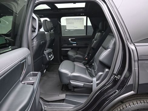 New 2026 Ford Expedition Platinum image 21