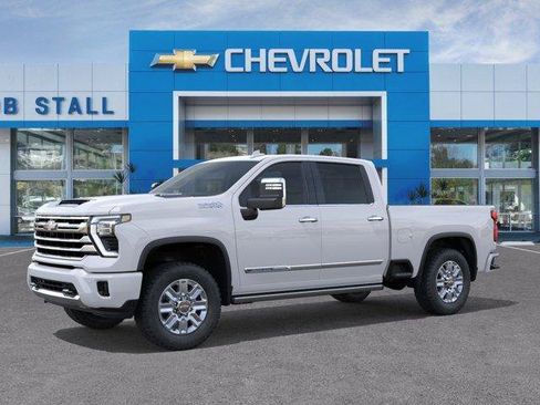 Used 2026 Chevrolet Silverado 3500 High Country w/ Technology Package AWD/4WD image 2
