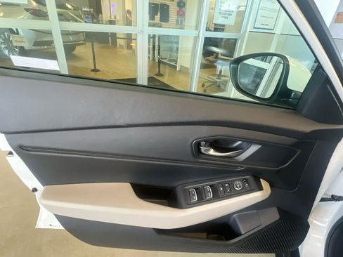 Used 2023 Honda Accord EX image 12