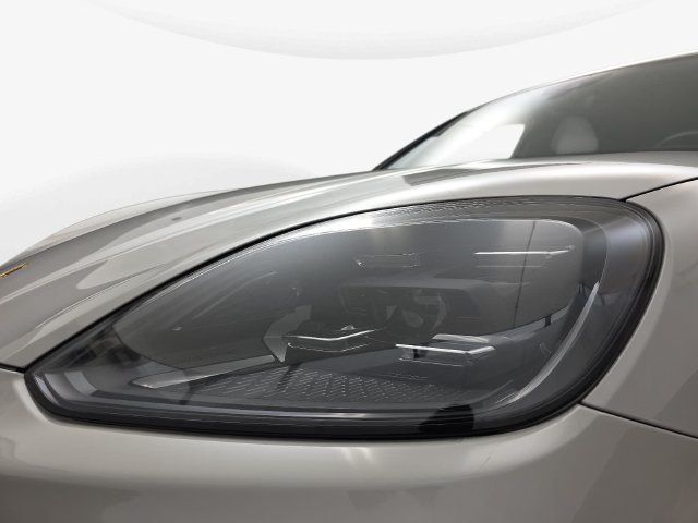 Used 2024 Porsche Cayenne AWD/4WD image 29
