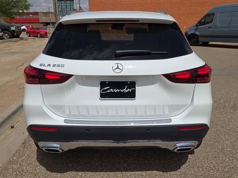 New 2025 Mercedes-Benz GLA 250 image 12