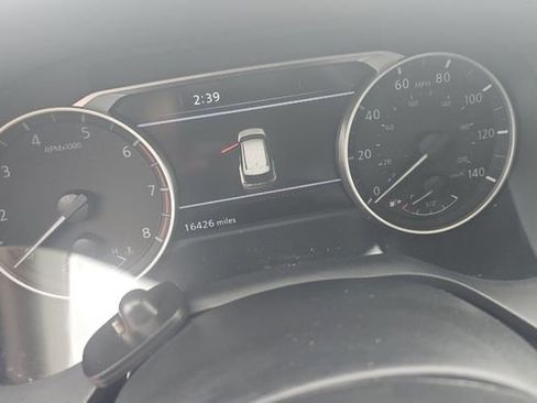 Used 2023 Nissan Rogue SL w/ SL Premium Package image 5