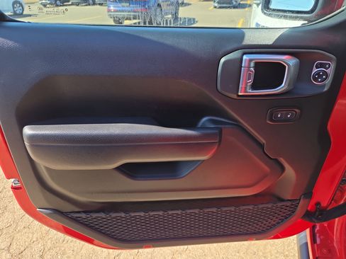 Certified 2024 Jeep Wrangler Rubicon image 6