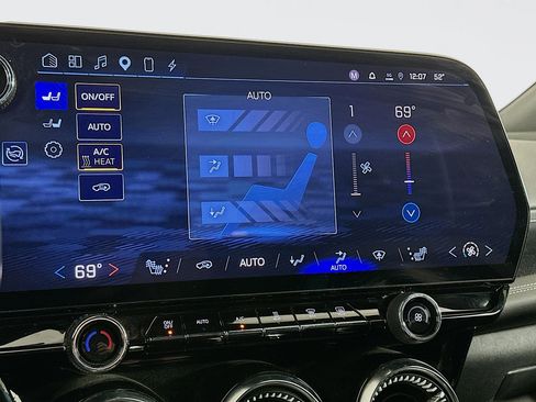 Used 2024 Chevrolet Blazer EV LT image 24