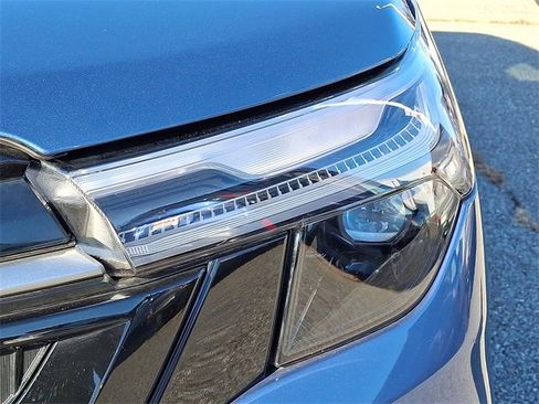 Used 2025 Subaru Forester Touring image 9