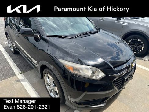 Used 2017 Honda HR-V LX image 2