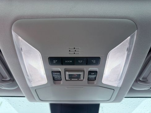 Used 2022 Toyota RAV4 XLE w/ Convenience Package FWD image 17