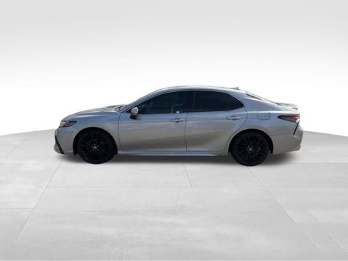 Used 2022 Toyota Camry XSE image 10