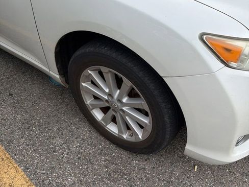 Used 2011 Toyota Venza image 2