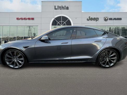 Used 2022 Tesla Model S image 3