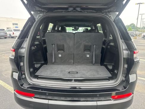 Used 2023 Jeep Grand Cherokee L Laredo AWD/4WD image 9