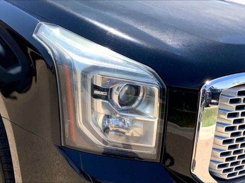 Used 2015 GMC Yukon Denali w/ Touring Package AWD/4WD image 35