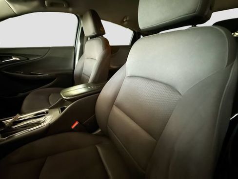 Used 2017 Chevrolet Malibu LT FWD image 20