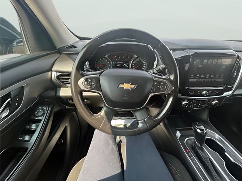 Used 2019 Chevrolet Traverse LT w/ LPO, 'HIT The Road' Package AWD/4WD image 17