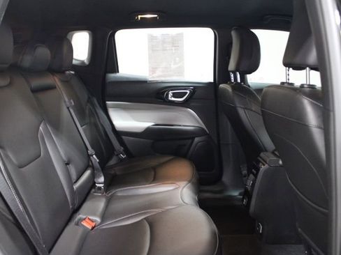 Used 2025 Jeep Compass Limited image 27