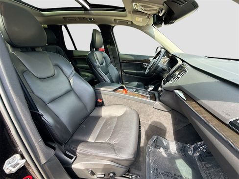 Used 2018 Volvo XC90 T6 Momentum w/ Momentum Plus Package image 30