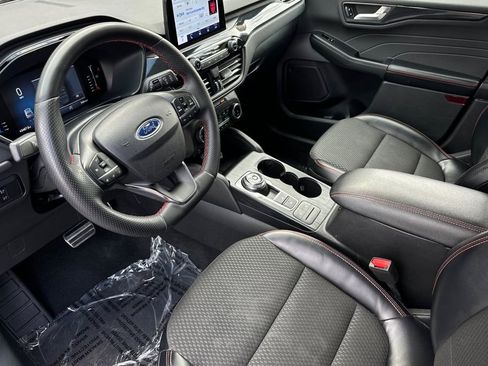 Certified 2023 Ford Escape ST-Line AWD/4WD image 10